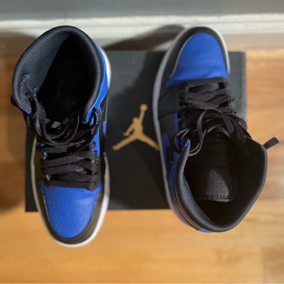 Perfect condition, only worn twice! basically brand new :) - Picture 2 of 3